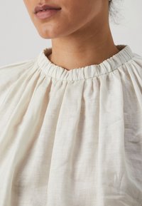 DRYKORN Vardagsklänning - off-white