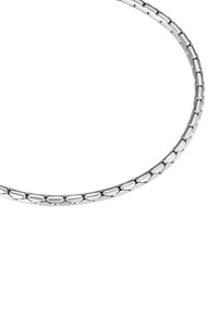 Collar de metal plateado con un diseño suave y redondeado. Presenta formas ovaladas enlazadas con un acabado pulido y un patrón consistente a lo largo de toda la pieza.