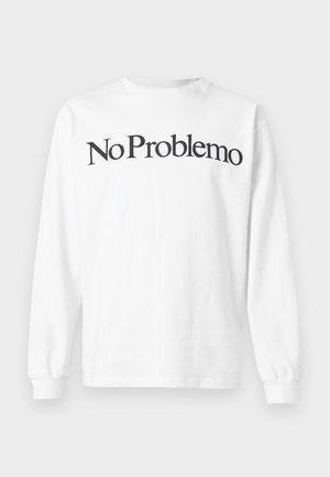 Vit långärmad t-shirt i bomull med svart text "No Problemo" tryckt över bröstet. Enkelt mönster med rundad hals och ribbade ärmslut.