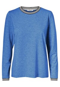 Camisa de manga larga azul con un acabado texturizado, que presenta un cuello acanalado a rayas en blanco y negro y un diseño de corte relajado.