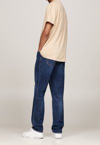 Tommy Jeans Triko s potiskem - sand