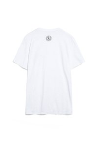 Witte katoenen t-shirt met een ronde hals, korte mouwen en een klein gedrukt logo op de bovenrug. Zachte textuur met een klassieke pasvorm.