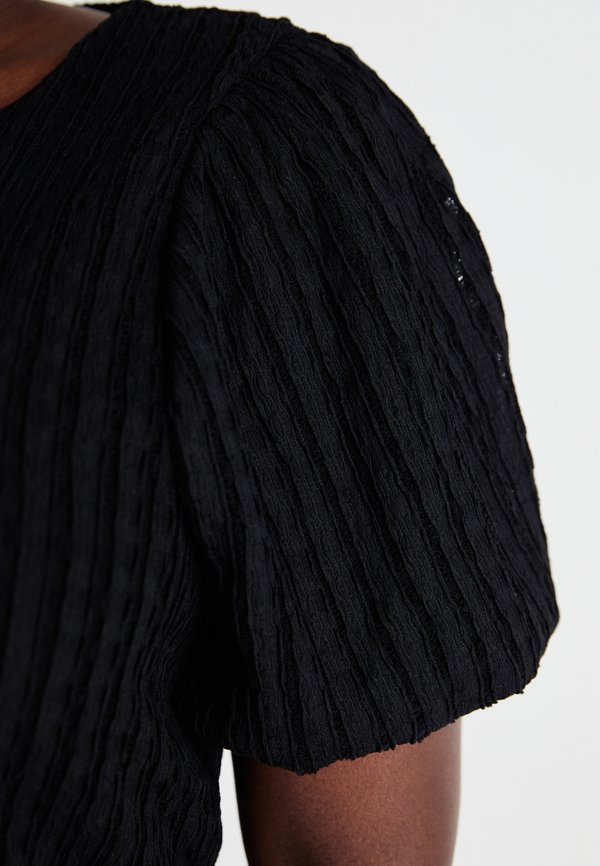 VMCNOMI  - Basic T-shirt2