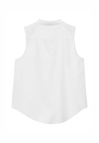 Blusa bianca senza maniche con colletto e orlo curvo mostrata da dietro su uno sfondo neutro.