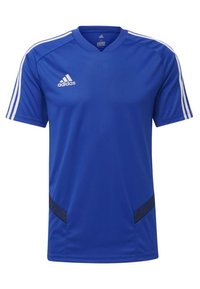 Blaues Sport-T-Shirt mit V-Ausschnitt, kurzen Ärmeln, weißen Streifen auf den Schultern und dunkelblauen Akzenten an den Seiten. Hergestellt aus leichtem Material.