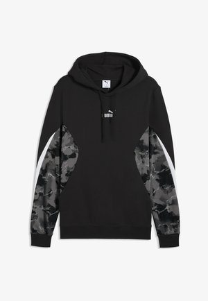 Zwarte hoodie met grijs-zwart camouflagepatroon op de mouwen, witte streepdetails, trekkoorden en een klein wit Puma-logo op de borst.