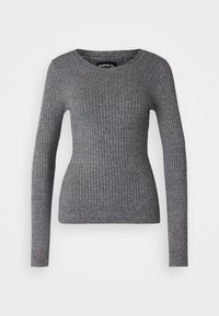 Pull gris côtelé à manches longues et encolure ronde. Confectionné dans un tissu doux, il présente une coupe ajustée et une texture subtile.