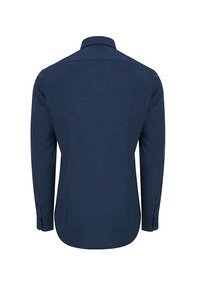 Ciemnoniebieska, długorękawowa koszula z teksturowanej tkaniny. Posiada klasyczny kołnierzyk, zapięcia na guziki przy mankietach oraz zaokrąglony dół.