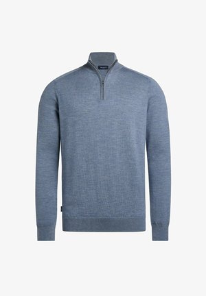 Pull en tricot léger bleu clair avec un col zippé, texture en maille fine, manches longues et poignets et ourlet côtelés. Design simple et classique.