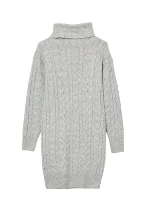 Robe jersey en maille torsadée grise claire avec col roulé, manches longues et poignets et ourlet côtelés, posée à plat sur fond blanc.