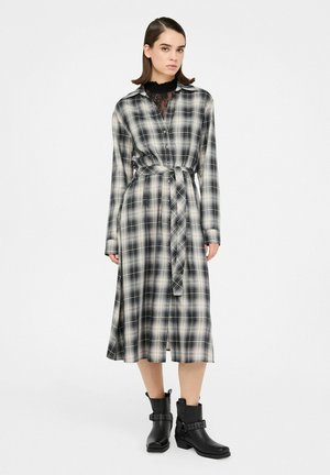 CHEQUERED - Skjortekjole - black