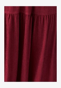 Pasirinkta, burgundy