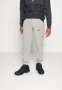 Redefined Rebel ARCHER PANTS UNISEX  - Calças de fato de treino - mourning dove