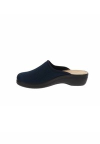 Zoccolo in mesh blu navy con punta arrotondata e suola a zeppa nera bassa, dotato di una tomaia testurizzata e di una soletta imbottita per il comfort.