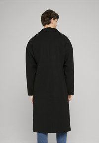 Urban Classics LONG - Palton clasic - black