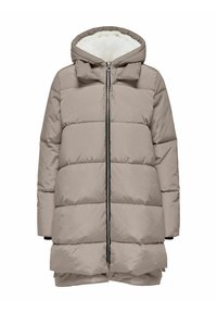 Manteau d'hiver long en taupe matelassé avec fermeture éclair sur le devant, capuche attachée et doublure en polaire blanche à l'intérieur de la capuche.