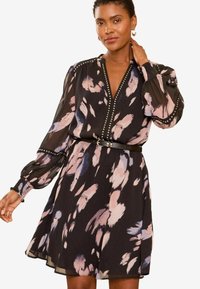 Love & Roses REGULAR FIT-STUD TRIM PRINTED - Freizeitkleid - black feather