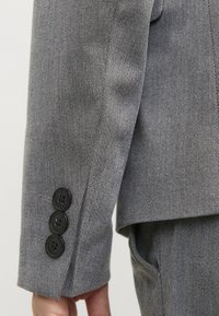 Jack & Jones Junior JPRBUSHWICK ASHTON JNR - Blejzr - dark grey