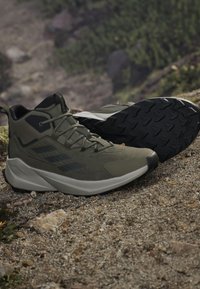 Adidas Terrex TRAILMAKER 2 MID oliwkowy