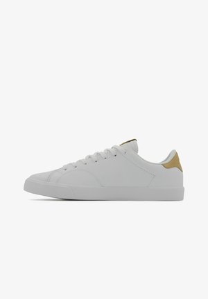 Trainers - white peach