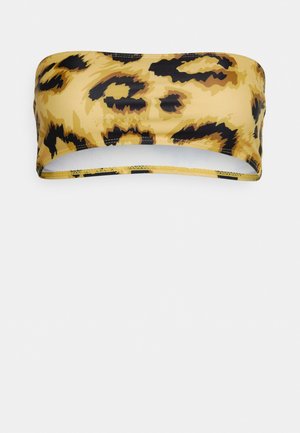 Top de bikini bandeau com estampa de leopardo amarelo e textura suave, apresentando acentos pretos e marrons. Design simples, sem alças.