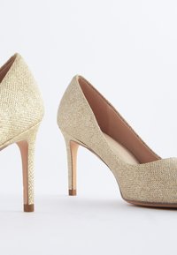 Next FOREVER COMFORT POINT TOE MID COURT  - Klasszikus sarkú cipők - shimmer