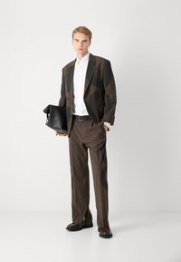 Thumbnail Image 4