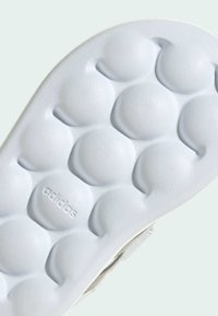 adidas Sportswear GRAND COURT 2.0 - Scarpe primi passi - cloud white   matte silver   cloud white
