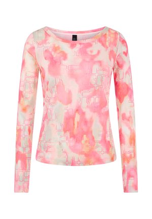 Damenoberteil mit langen Ärmeln und rundem Ausschnitt, mit abstraktem Aquarell- und geometrischem Muster in Pink, Orange und Creme, figurbetonte Silhouette.