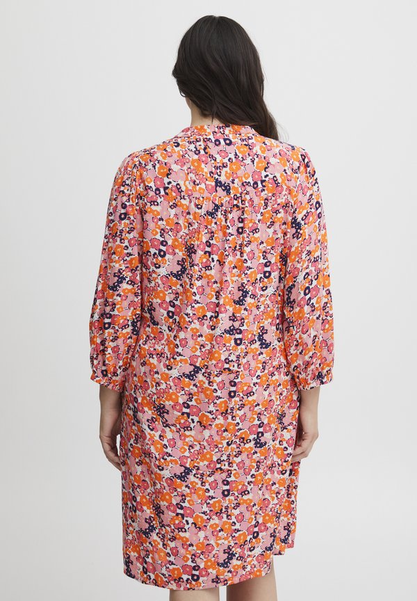 FPMERLA - Day dress - camellia rose aop ms donuts3