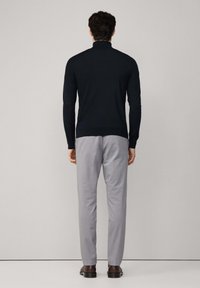 Hackett London ROLL NECK - Stickad tröja - midnight blue