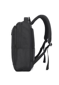 Sac à dos noir avec un design épuré, plusieurs compartiments zippés, des bretelles rembourrées et un tissu texturé pour plus de durabilité.