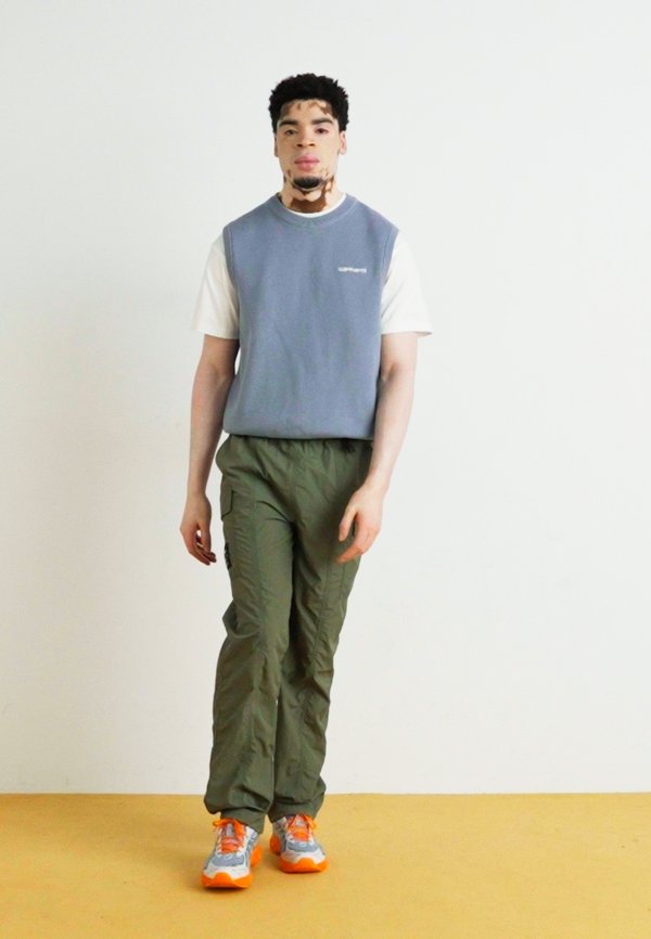 PANTS - Cargo trousers2