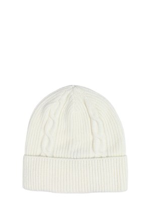 Beanie lavorato a maglia in bianco sporco, caratterizzato da un motivo a treccia testurizzato e un orlo leggermente a coste, realizzato con un materiale caldo e flessibile.