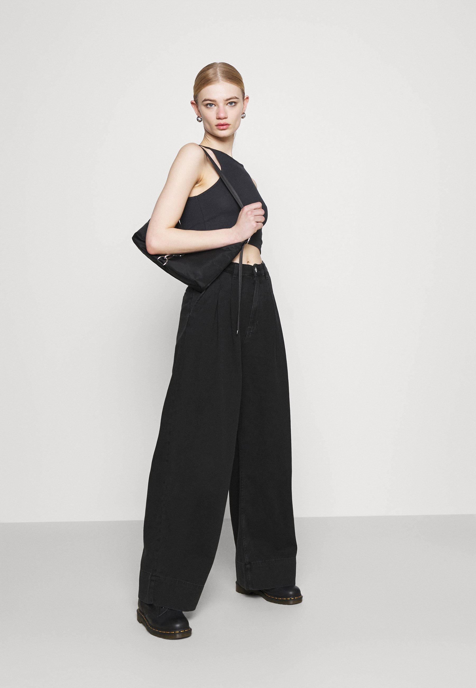 Monki Relaxed fit jeans - black dark/black - Zalando.ie