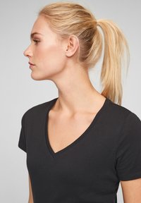 QS T-shirt basic - black