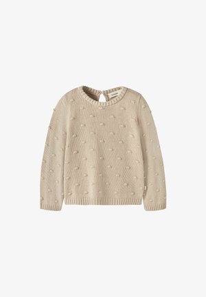 Pull en maille beige avec un motif de points en relief, manches longues, bords côtelés aux poignets et à l'ourlet, et une petite fermeture à bouton à l'arrière du col.
