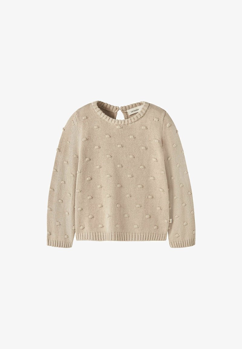 Pull en maille beige avec un motif de points en relief, manches longues, bords côtelés aux poignets et à l'ourlet, et une petite fermeture à bouton à l'arrière du col.