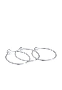 Sæt med tre sølvfarvede hoopsøreringe, cirkulært design med en glat overflade, der har en lille sfærisk accent øverst. Mærket 925.