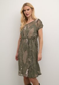 Cream CHERY  - Denné šaty - overland trek forest