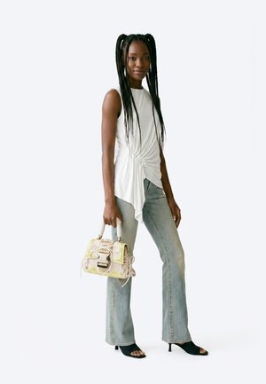 Steve Madden, DIEGO - Handtasche - yellow