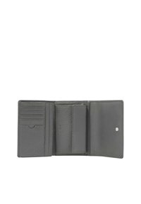 Portafoglio in pelle grigia con finitura testurizzata, dotato di molteplici slot per carte, una sezione centrale e una chiusura a scatto. Design compatto e funzionale.