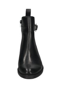 Schwarze Lederankelstiefel mit glatter Oberfläche, flacher Sohle, seitlichem Reißverschluss und einem Riemen mit metallischer Schnalle.