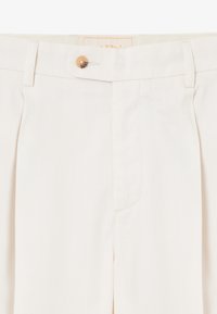 Thumbnail Image 6