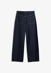 Tmavě modré široké džínové kalhoty vyrobené z denimu. Obsahují dvě zadní kapsy se šitými detaily a hladkou texturou. Upravený pas.