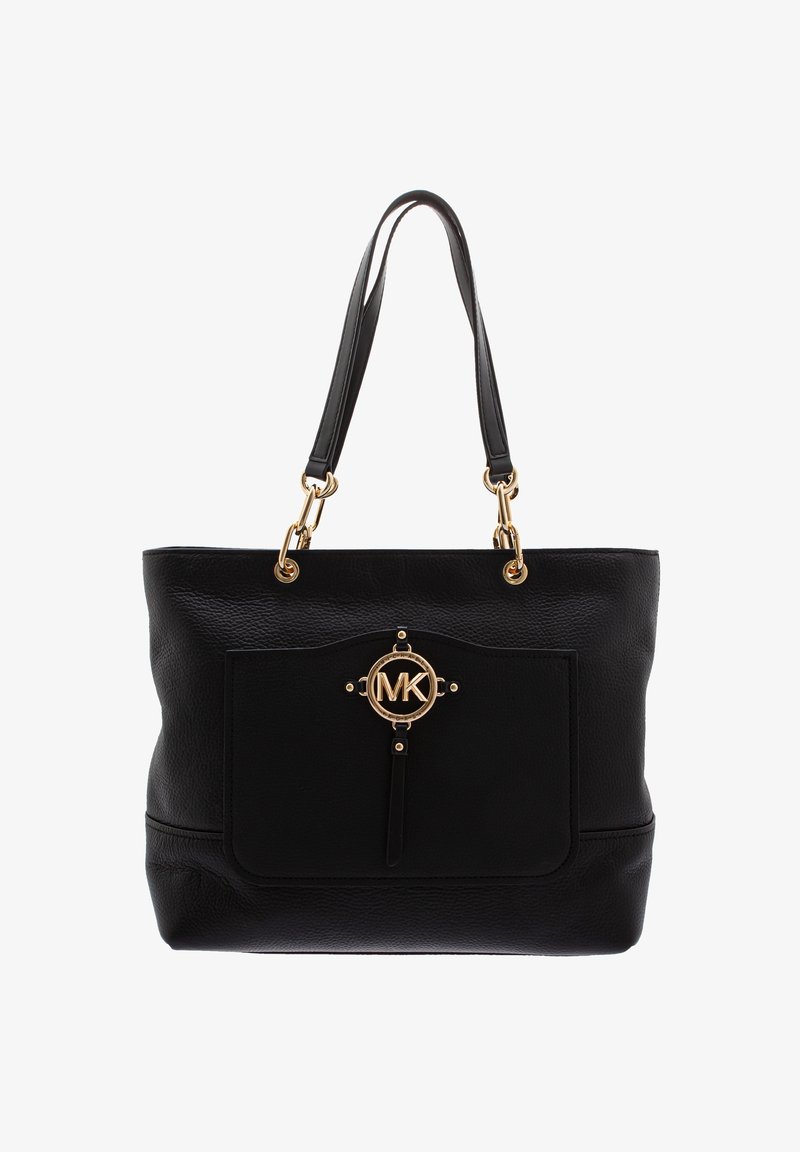 Sac cabas en cuir noir avec deux anses d'épaule et une poche avant avec un fermoir rond doré au logo MK.