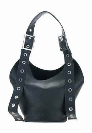 Zwarte leren handtas met brede banden voorzien van metalen oogjes en vierkante zilveren gespen, gebogen bovenkant en gladde textuur.