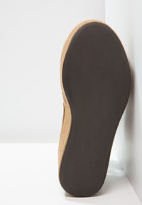 Jeffrey Campbell Sandály na vysokém podpatku - dark brown
