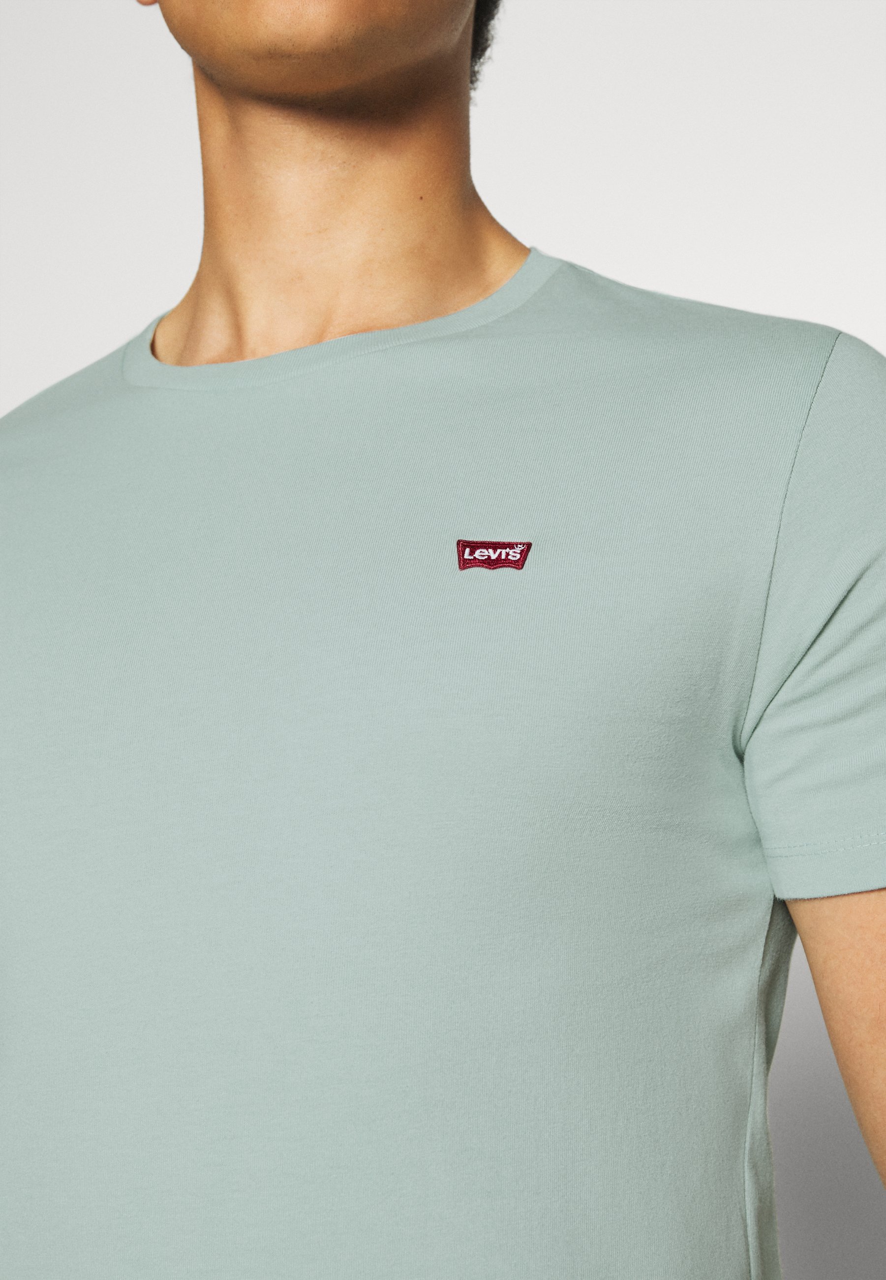 grey levis t shirt