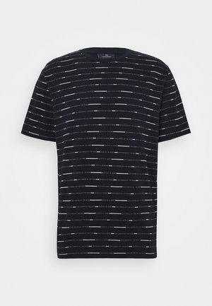 Maglietta blu navy in cotone, con un motivo a righe orizzontali bianche e grigio chiaro, con un classico scollo rotondo.